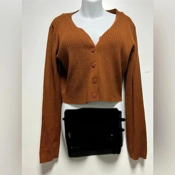 Aster V-neck Button Up Rib Knit Top - Picture 1 of 2